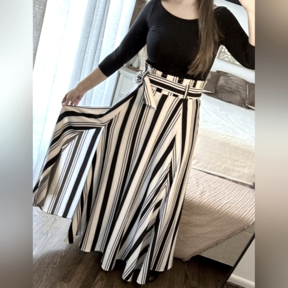 7th Avenue Design Studio Striped Maxi Skirt in Black and White Size 8 EUC